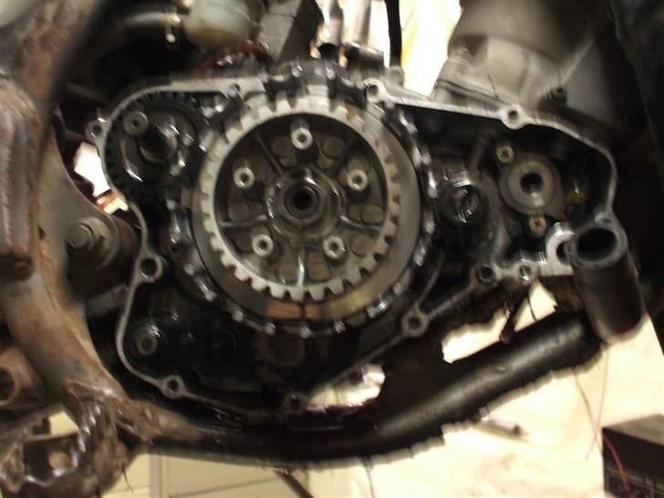 Suzuki rm 80 solgt - er ved at skifte kobling 16/03/08 billede 10