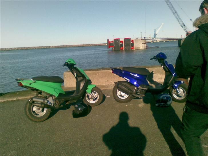 PGO hot 50 Hirtshals<3 død - min den grønne, kasser`s den blå. den er fed billede 2