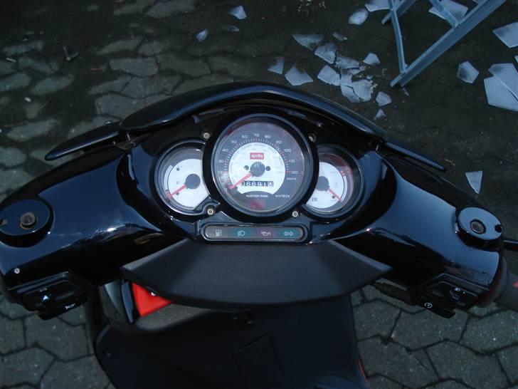 Aprilia SR50 Ditech ***SOLGT*** billede 2