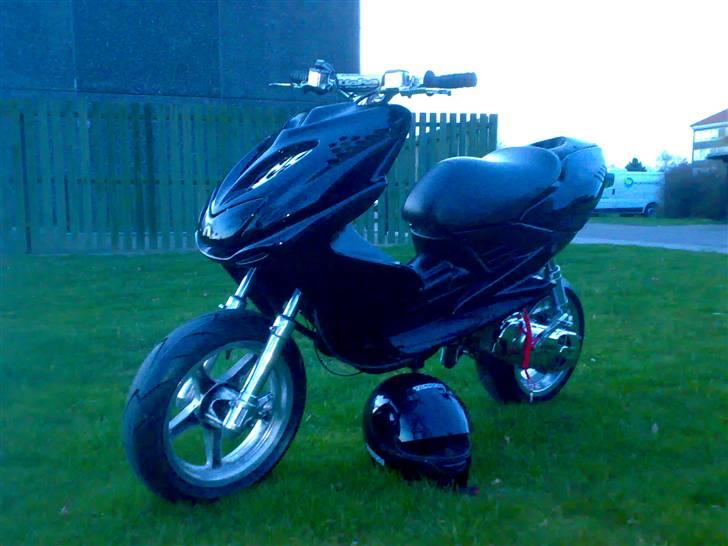 Yamaha Aerox Pata negra SOLGT billede 3