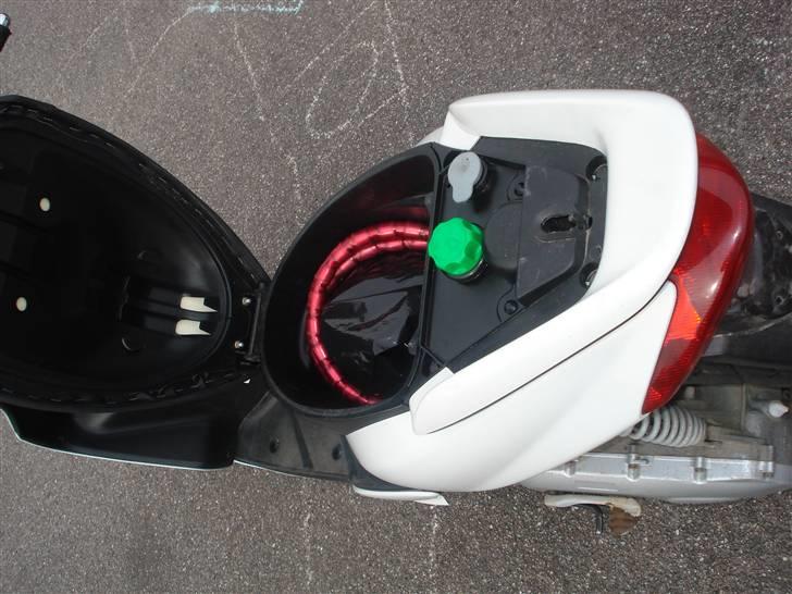 Yamaha jog r ///Solgt/// - nye skjolde og nyt pic fra d.20/3 billede 9