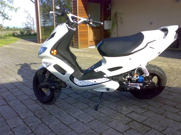 Peugeot Speedfight 2 - solgt - Stor røv billede 2