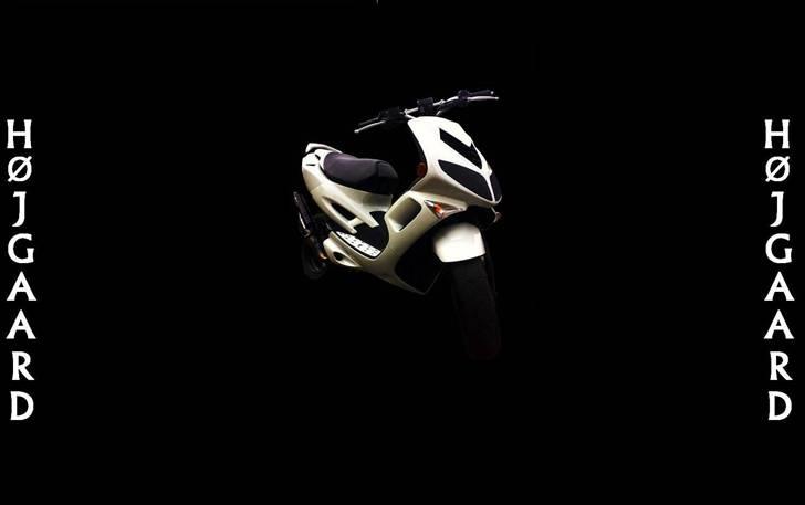 Peugeot Speedfight 2 - solgt - Fjernet alle skruer og lavet sort baggrund billede 7