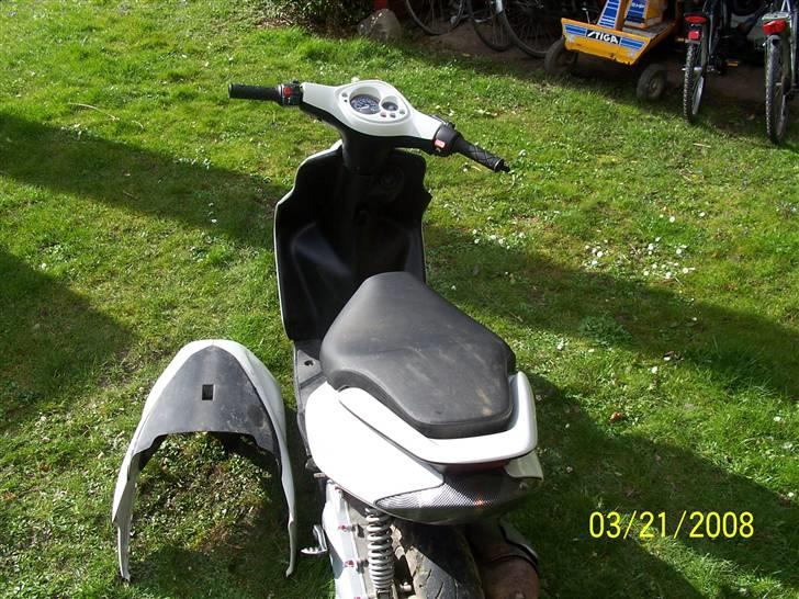 Yamaha jog SOLGT billede 2