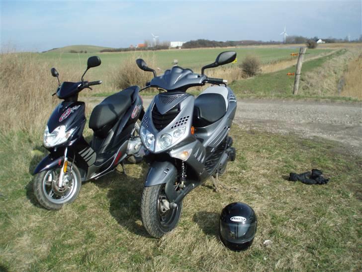 Peugeot Speedfight 2 - yamaha Jog R og min Peugeot speedfight 2 billede 19