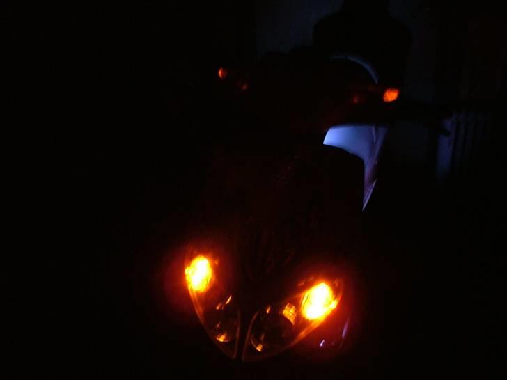 Peugeot Speedfight 2 SOLGT - Forfra billede 11