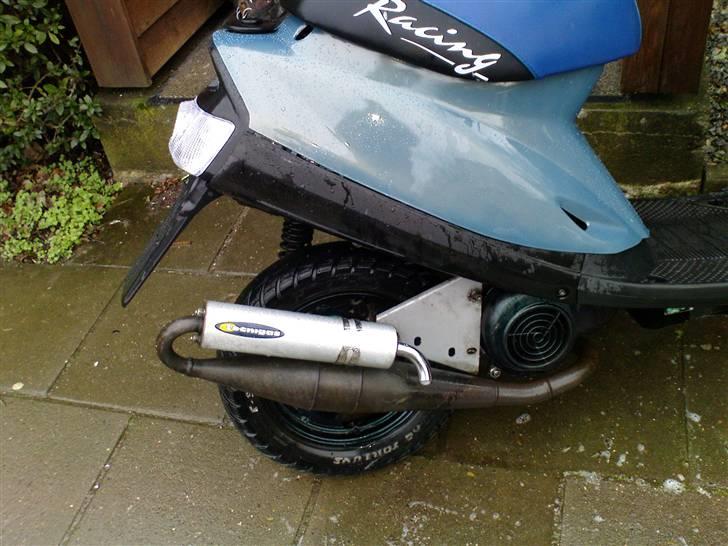 Yamaha Jog AS Stjålet - Den er da blevet ret flot, køber nok en anden udstødning, men fint indtil videre. billede 3