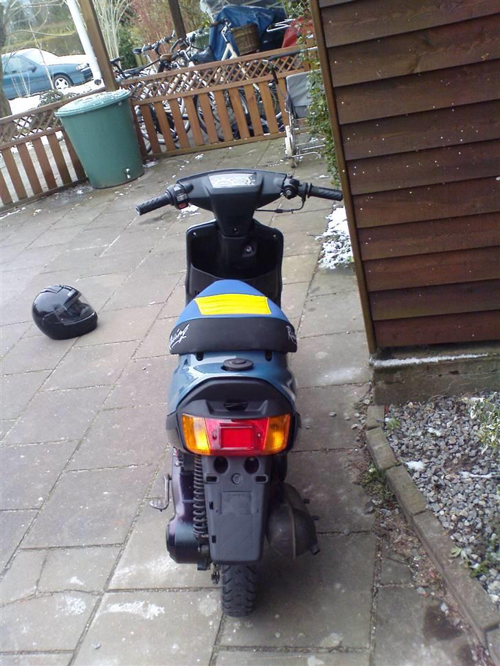 Yamaha Jog AS Stjålet - kan se sæde, og alle de blå detaljer. billede 11