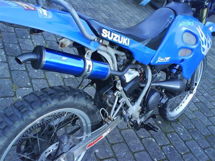 Suzuki RMX LC SOLGT for 19.000 - hjemme, den står nu dejligt der! XD   <33 billede 9