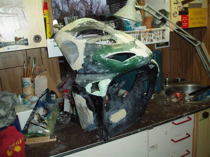 Aprilia SR 50 / Aerox SOLGT - frontskjoldet, LANG vej endnu. men skal nok blive fed når jeg en gang gider at lave det færdig billede 15