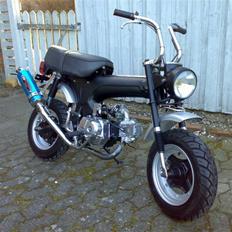 Honda dax a st50
