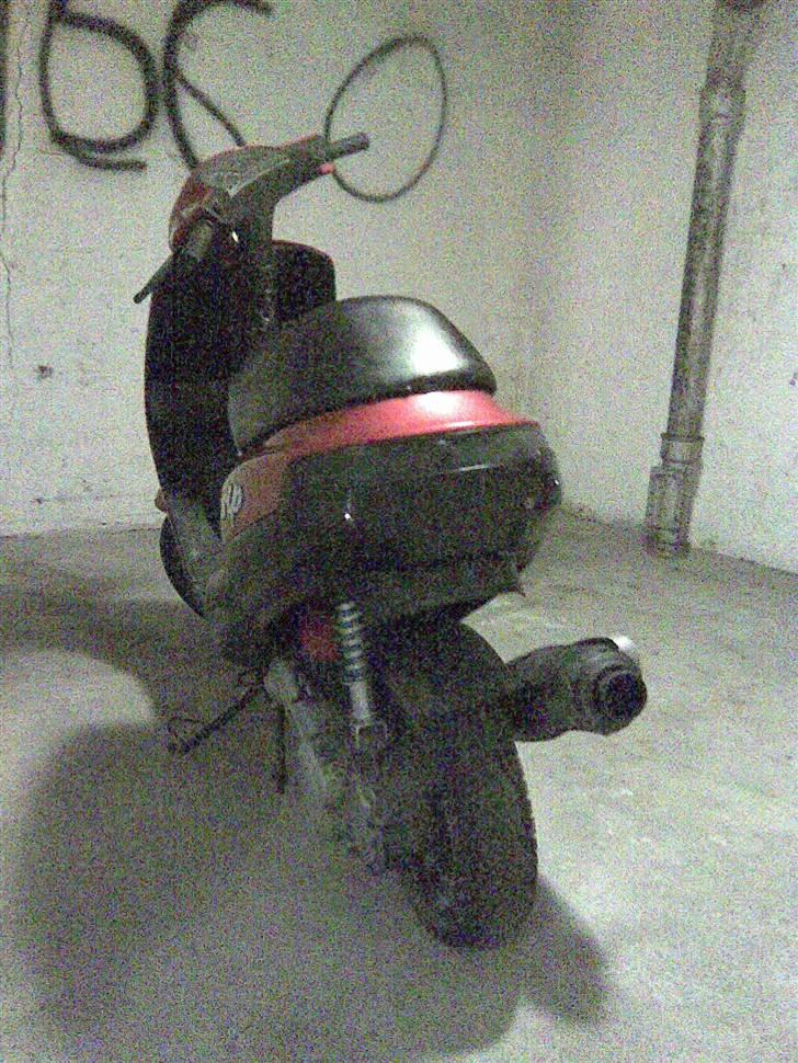 Piaggio Zip - sårn ser den ud nu, efter de nye ting er kommet på .. billede 4