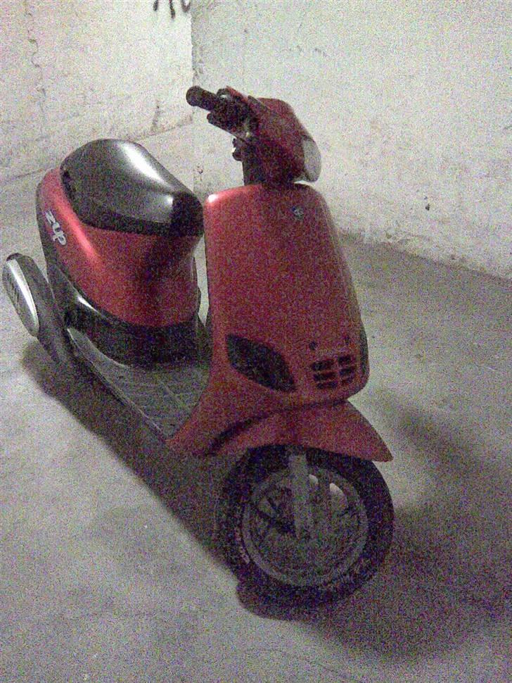 Piaggio Zip - sårn ser den ud nu, efter de nye ting er kommet på .. billede 5