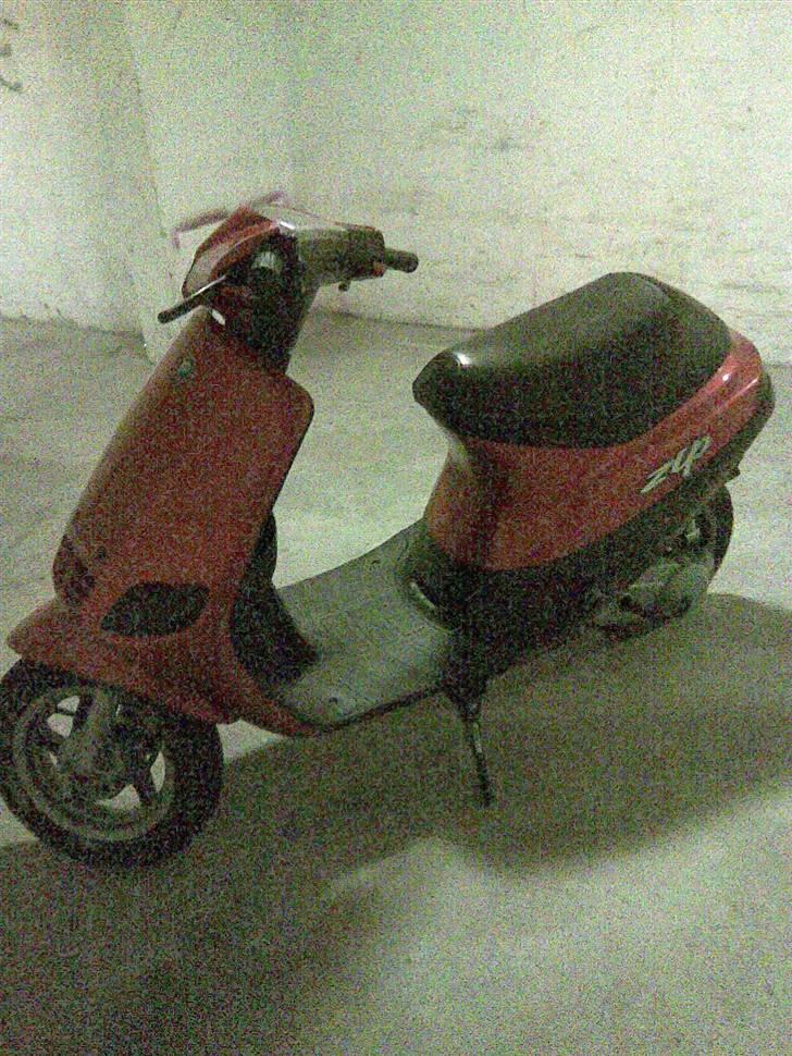 Piaggio Zip - sårn ser den ud nu, efter de nye ting er kommet på .. billede 6