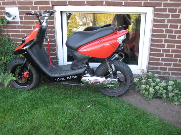 Yamaha bws ng "MHR" SOLGT :( <33 - den ser lidt lyserød ud på billederne men den er ferarri rød :p billede 1