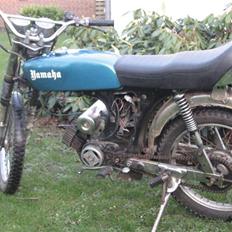 Yamaha 4 gear dx Projekt