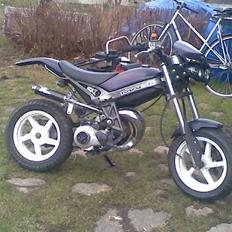 Suzuki street magic solgt