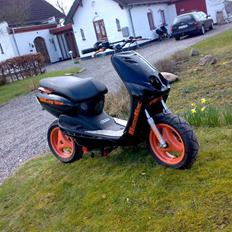 Yamaha Neos Orange Editon