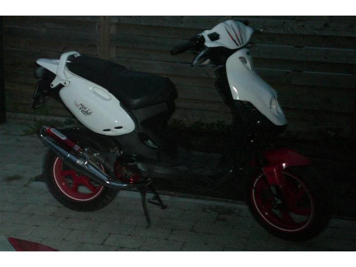 {{currentPhoto.altText}} billede {{currentPhoto.number}}