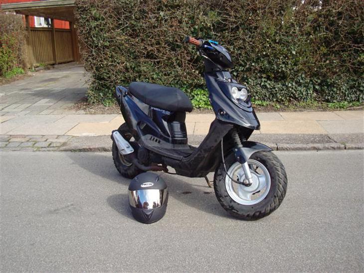 {{currentPhoto.altText}} billede {{currentPhoto.number}}