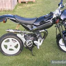 Suzuki street magic (solgt)