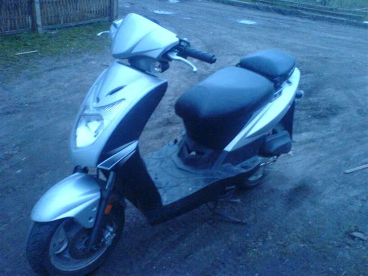 Kymco BYTTET TIL FLÆDSKÆRM! - Kymco Agillity 50  billede 1