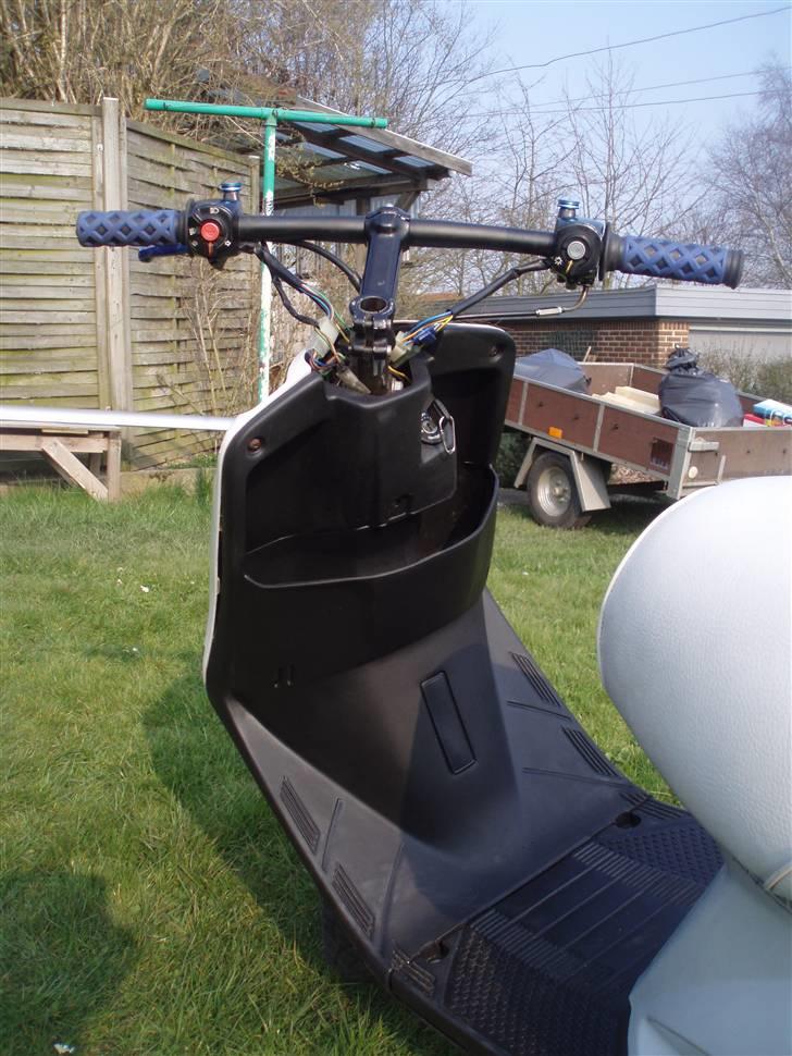 Yamaha jog ( SOLGT) billede 4