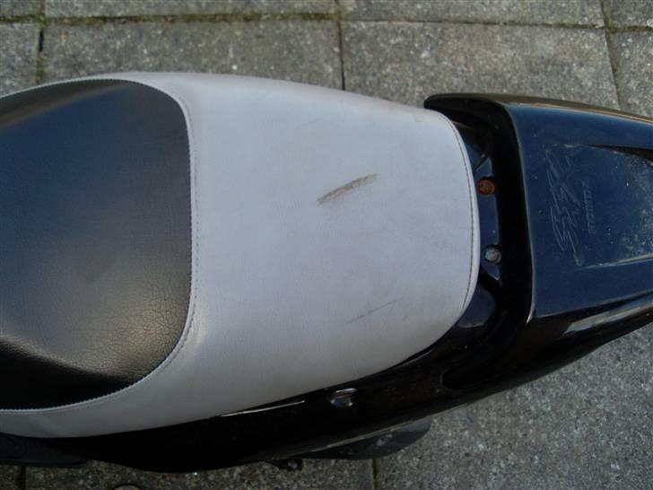 Honda Sfx ----solgt---- - Lille skramme på sæde. (tidligere ejer der har lavet det ) billede 16