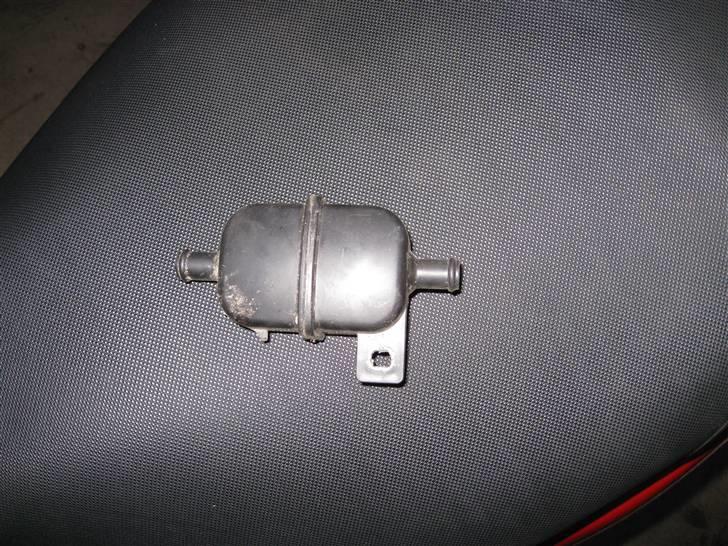 Yamaha Jog R - Byttet til Bws - Hvad fuck er det ? Det sad på venstre side af tankboksen, og der var ikke sat noget til ? :S billede 17