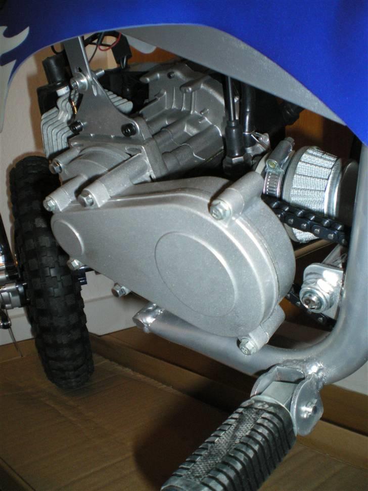 MiniBike Pocketcrosser [SOLGT] - Nice nærbillede af motoren.. REN og NY ! billede 1