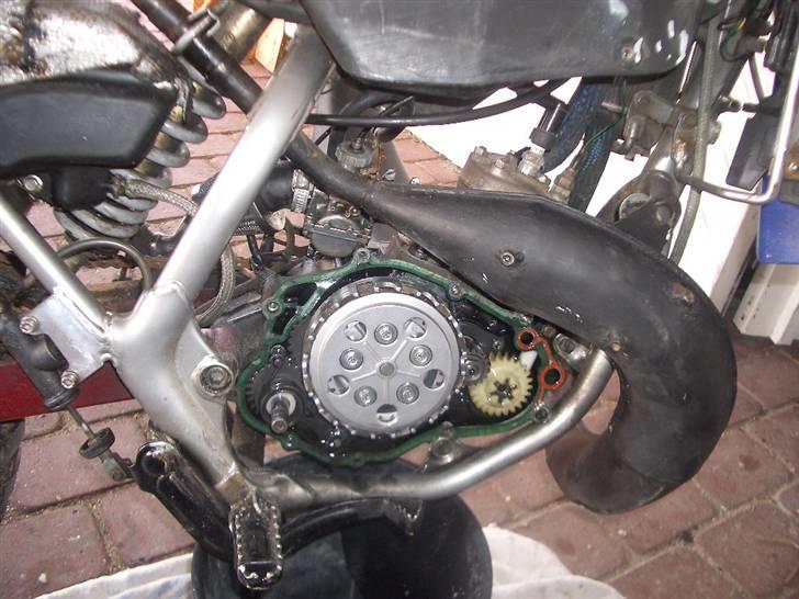 Suzuki RMX LC DD - BYTTET TIL 9K - da vi skulle skifte kickstarterakslen :) det ser jo smukt ud. billede 10