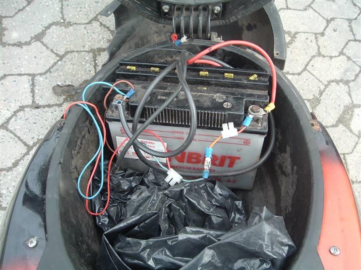 Aprilia sonic byttet - bilbatteriet billede 16