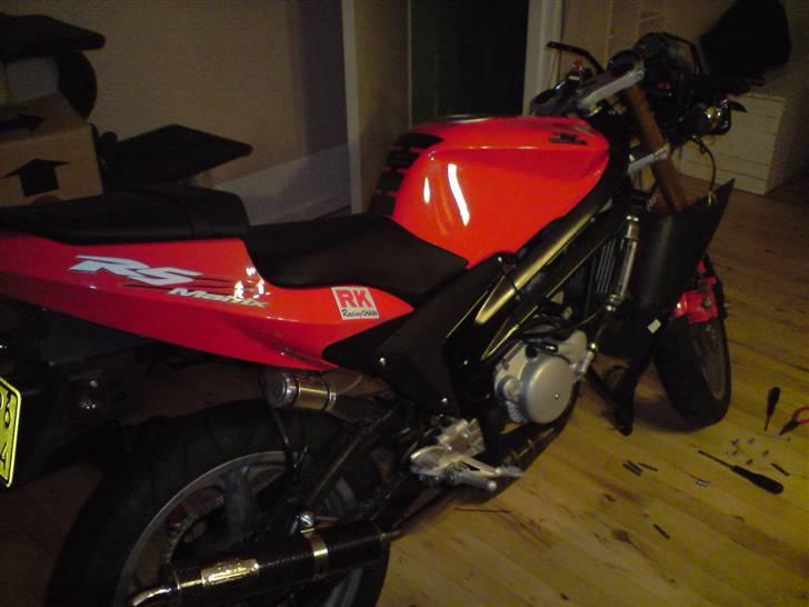 Rieju RS 2 Matrix "SOLGT" - Og en anden gearing, venter dog på luftfiler og nye dyser. Da den mangler benz.. billede 5