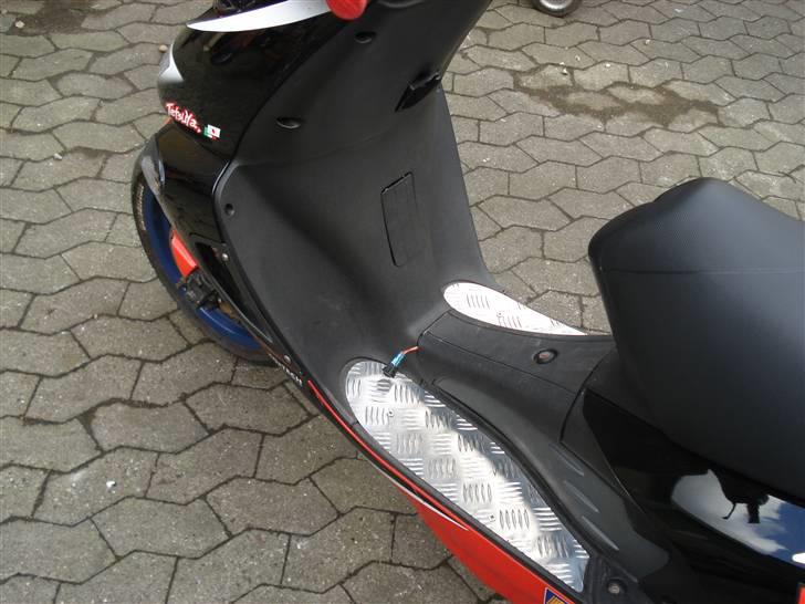 Aprilia SR50 Ditech ***SOLGT*** - Nu med aluminiums fodpladder :) billede 7