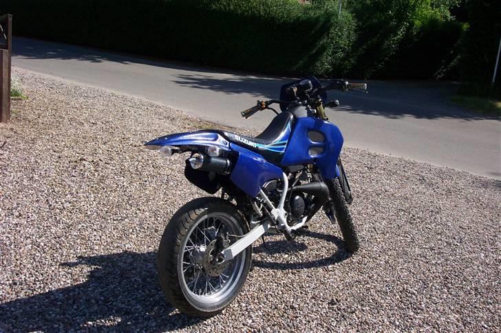 Suzuki RMX LC DD - SOLGT - Synd at i ikk kan se lakeringen IRL :D... som den ser ud nu billede 5