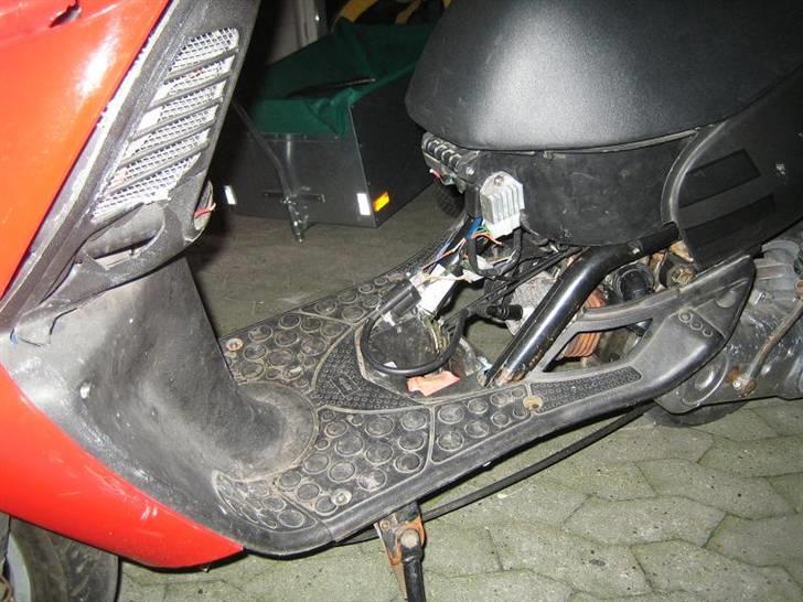 Aprilia Sonic Solgt for 3500kr. - Efter Spasserne havde valgt at Stjæle den :(:( billede 6