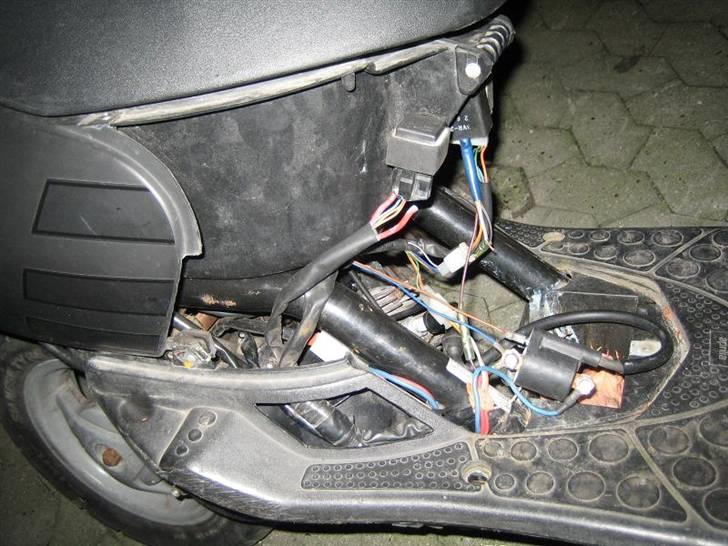 Aprilia Sonic Solgt for 3500kr. - Efter Spasserne havde valgt at Stjæle den :(:( billede 8