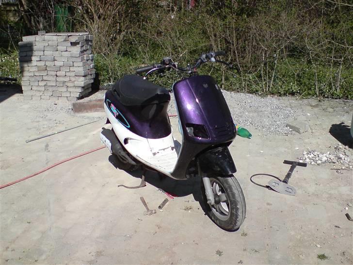 Piaggio Old Zip (NYE BILLEDER) - Lidt hærgede, men den er flot nok ! (forfra) billede 1