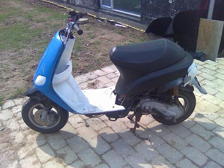 Piaggio Old Zip (NYE BILLEDER) - fra venstre Side (mangler sideskjolde) har den ;) billede 3