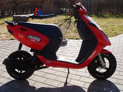 Aprilia Sonic Red & Black (Solgt) billede 9