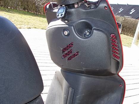 Aprilia Sonic Red & Black (Solgt) billede 6