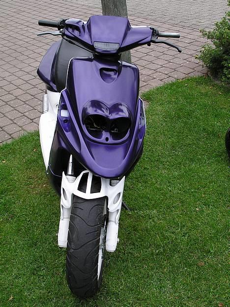 Yamaha Spy - Det er ikke så nemt at se, men lakken er vammel når man kommer tæt på..  billede 2