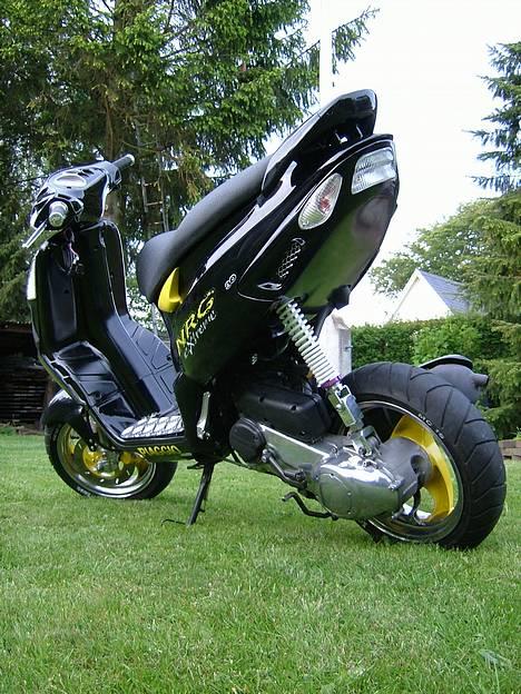 Piaggio NRG SOLGT :( - Støddæmperforhøjeren har jeg selv lavet. Den er justerbar fra 8,5 cm til 11,5 cm billede 10