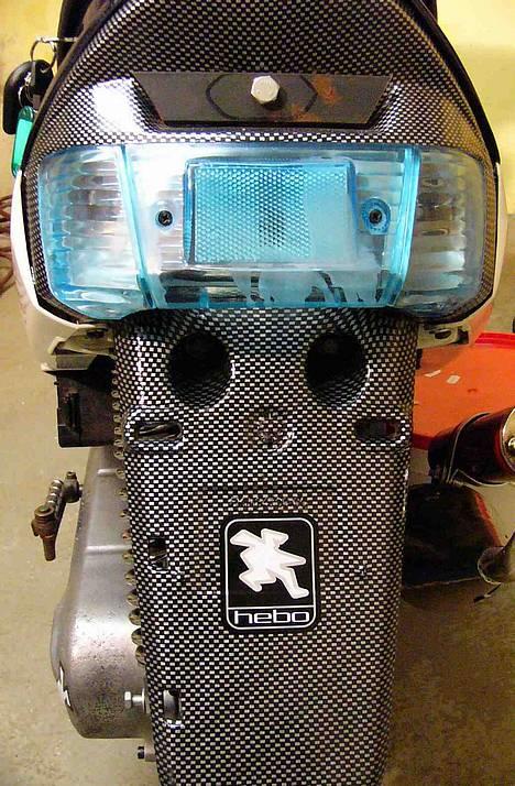 Yamaha Jog Hebo - Bagskærm / Lygteglas Carbon billede 2