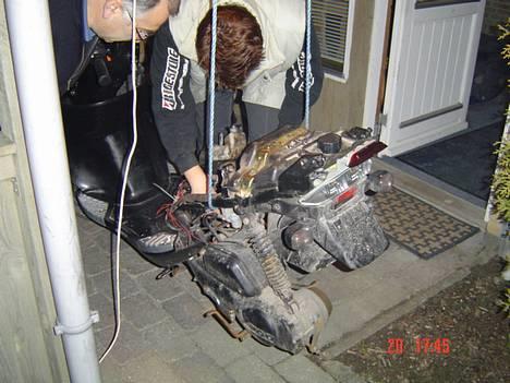 PGO DR. Big #TIL SALG# - Ny motor bliver monteret billede 8