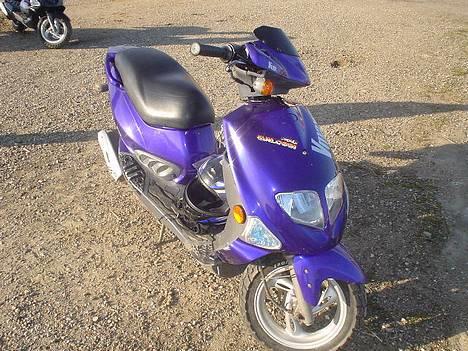 PGO Dr. Big (Team TT) (SOLGT) - Billede af min Big forfra ny vasket billede 9