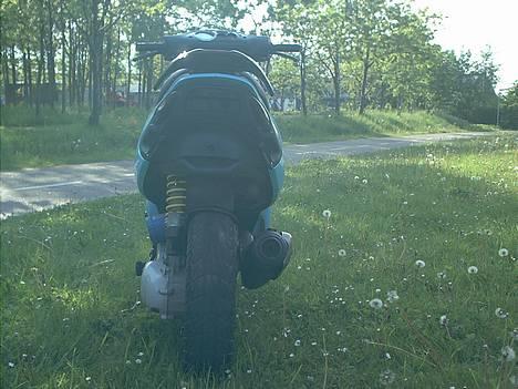 Piaggio NRG  SOLGT - Var over på marken og tage billeder..  billede 4