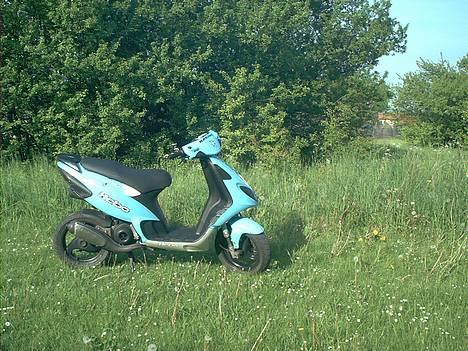 Piaggio NRG  SOLGT - Var over på marken og tage billeder..  billede 9