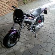 Suzuki street (solgt)