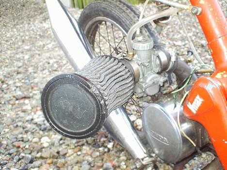 Honda Express (solgt) - Her kan man se at det er et ægte kn filter, ikke et billigt Thansen!!! billede 2
